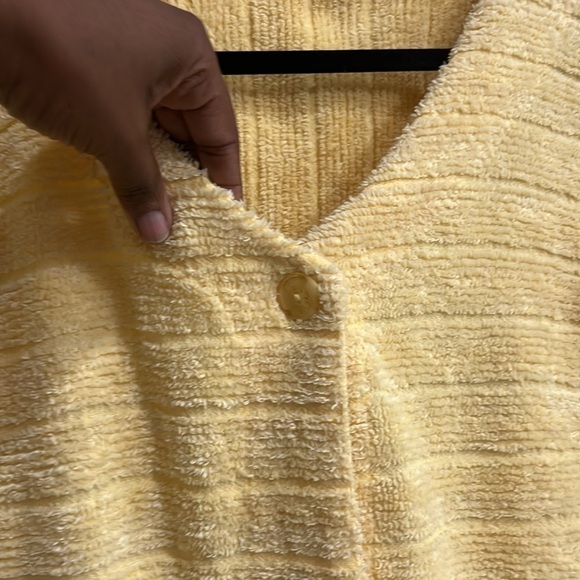 Yellow V-Neck Short Sleeve Robe - Picture 4 of 9